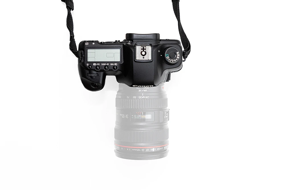 Boîtier reflex Canon EOS 5D Mark III avec un objectif monté